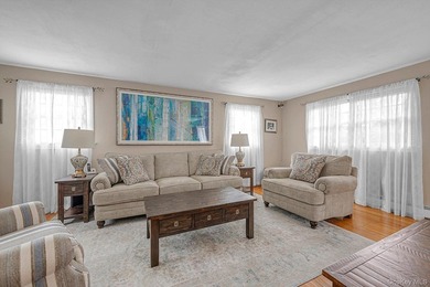 Stop looking and start packing! Beautifully renovated within the - photo 2