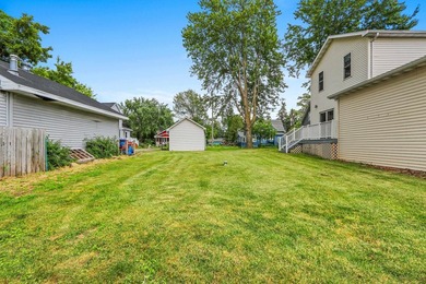 Welcome to your home on sought-after Doty Island! This inviting - photo 44