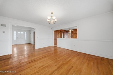 Looking for your next project? This spacious 3-bedroom, 2-bath - photo 8