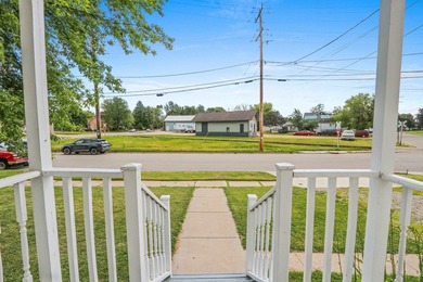 Welcome to your home on sought-after Doty Island! This inviting - photo 50