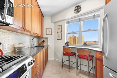 Penthouse C at 400 East 85th Street is an extraordinary - photo 3