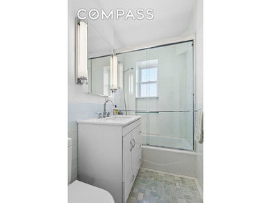 Penthouse C at 400 East 85th Street is an extraordinary - photo 8