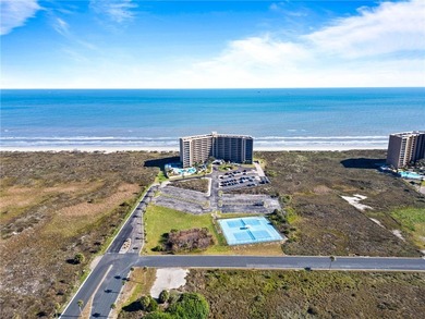 Step inside this ultimate Hemingway-inspired beach condo. This - photo 1