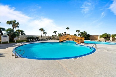 Step inside this ultimate Hemingway-inspired beach condo. This - photo 3