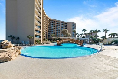 Step inside this ultimate Hemingway-inspired beach condo. This - photo 4