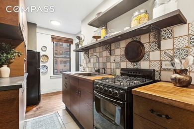 Welcome home to a light-filled south facing one-bedroom - photo 3