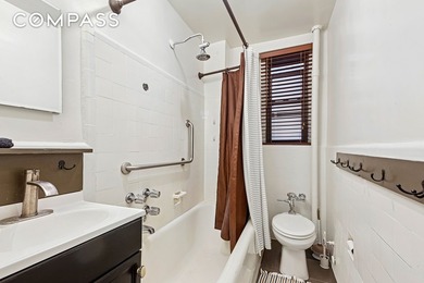 Welcome home to a light-filled south facing one-bedroom - photo 5