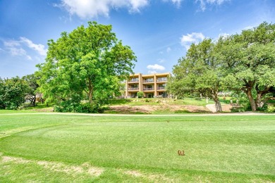 This exceptional townhome is in the heart of Horseshoe Bay - photo 2