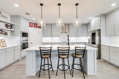 Now here is your chance to move-into this.... Beautiful Home - photo 15