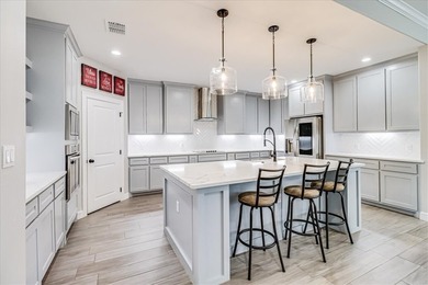 Now here is your chance to move-into this.... Beautiful Home - photo 16