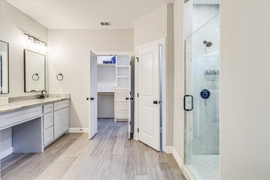 Now here is your chance to move-into this.... Beautiful Home - photo 24