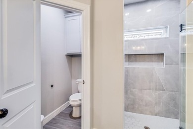 Now here is your chance to move-into this.... Beautiful Home - photo 26
