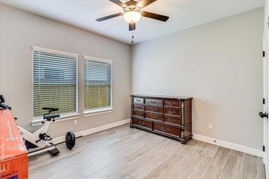 Now here is your chance to move-into this.... Beautiful Home - photo 33