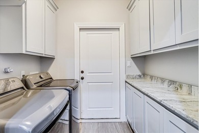 Now here is your chance to move-into this.... Beautiful Home - photo 36