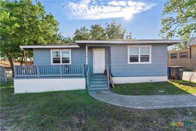 Investment Opportunity in Prime Location! Come explore this