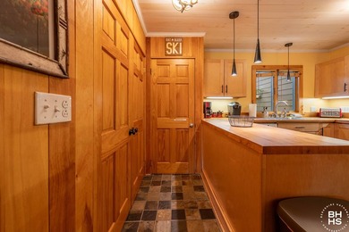 A rarely offered Lake Placid end unit condominium with 4 - photo 12