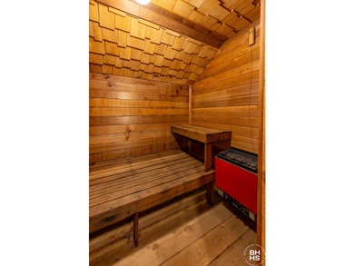 A rarely offered Lake Placid end unit condominium with 4 - photo 22