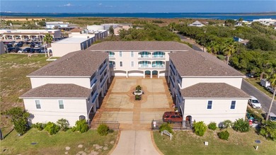 A TOWNHOME MINUTES AWAY FROM PACKERY CHANNEL?? Sign me up! This - photo 32