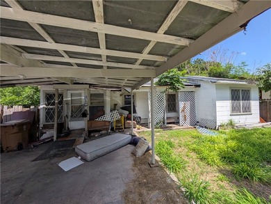 Investment opportunity and chance to bring new life to an older - photo 1