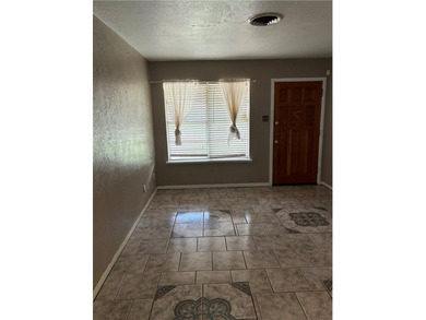 Ready for fist-time home buyers, ceiling fans in each bedroom - photo 3