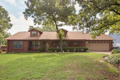 3/2/2 Cozy Waterfront Cabin at Richland Chambers Lake1 - Lake Home For Sale in Streetman, Texas