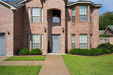 Located in the prestigious North Shore subdivision near the bay - photo 2