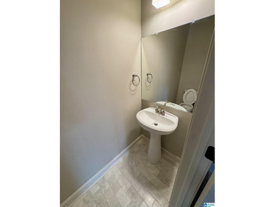 Move-in ready condominium in the heart of VESTAVIA HILLS! This 2 - photo 11