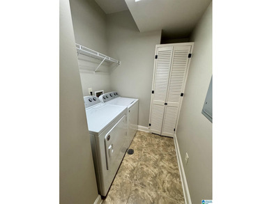 Move-in ready condominium in the heart of VESTAVIA HILLS! This 2 - photo 12