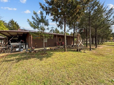 This stunning, one-of-a-kind Barndominium is ready for you and - photo 13