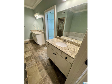 Move-in ready condominium in the heart of VESTAVIA HILLS! This 2 - photo 15