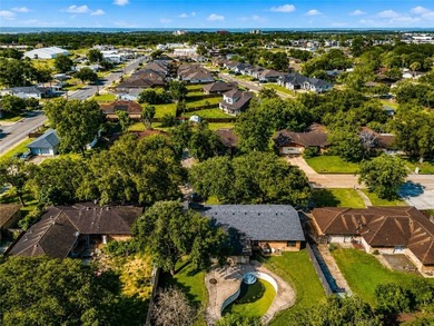 Nestled in the heart of the peaceful and highly sought-after - photo 17