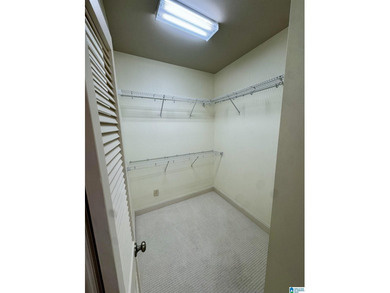 Move-in ready condominium in the heart of VESTAVIA HILLS! This 2 - photo 18