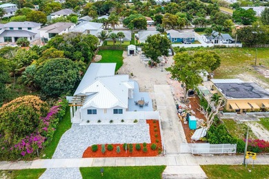 This beautifully updated and thoughtfully expanded 3-bedroom - photo 21