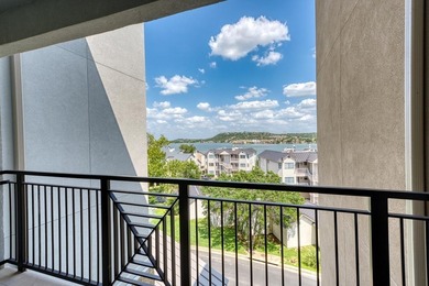 Fabulous 3 bedroom and 2 bath condo located in the Waters in - photo 3