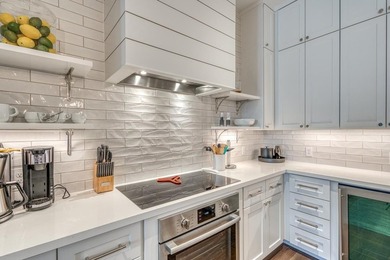 Fabulous 3 bedroom and 2 bath condo located in the Waters in - photo 8