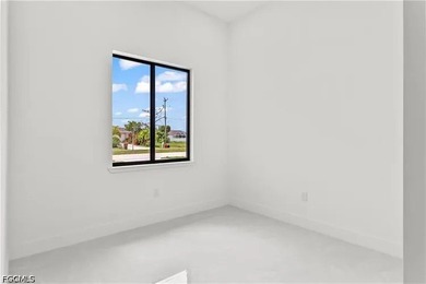 Welcome to this stunning newer-construction pool home offering 4 - photo 13