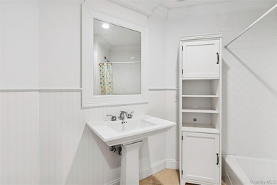 In the heart of Westhampton Beach Village, this 3-bedroom, 4 - photo 15