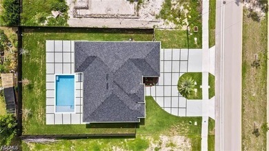 Welcome to this stunning newer-construction pool home offering 4 - photo 16