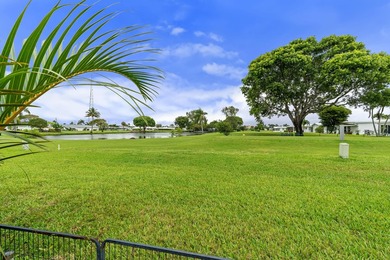 Wake up to spectacular golf course views in this beautifully - photo 19