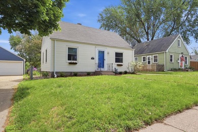 Classic Charm, Modern Updates - West St. Paul This charming - photo 3