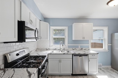 Classic Charm, Modern Updates - West St. Paul This charming - photo 8