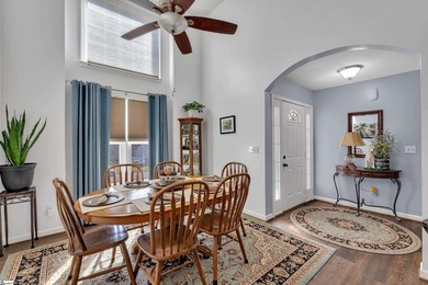 Welcome home to this charming split-bedroom RANCH, a - photo 4
