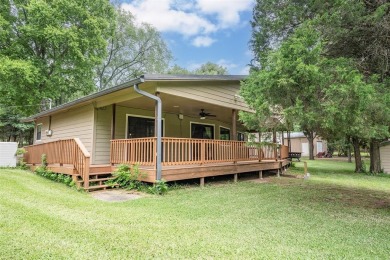 Introducing this charming ranch style waterfront property on - Lake Home For Sale in Malakoff, Texas