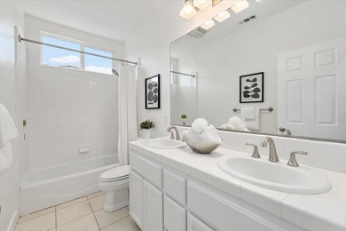 Revel in this elegant 4 bed/3 bath, low maintenance, detached - photo 25
