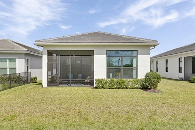 Room for everyone in this 3BR/3BA + bonus room or 4th bedroom - photo 35