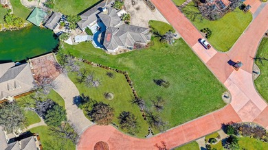 Positioned just across from the Applehead Island amenity center - photo 3