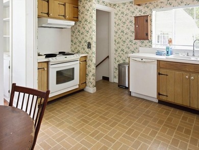 This one-owner home offers 2 bedrooms, 1 bathroom, and endless - photo 12