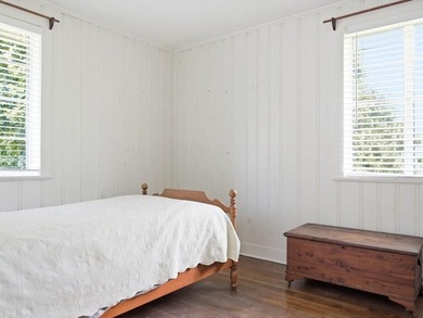This one-owner home offers 2 bedrooms, 1 bathroom, and endless - photo 17