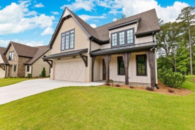 Lake Home For Sale in Peachtree City, Georgia