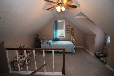 Tucked away in a quiet, private setting, this move-in-ready home - photo 24